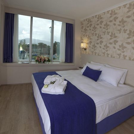 Walk In Hotel Izmir Bagian luar foto