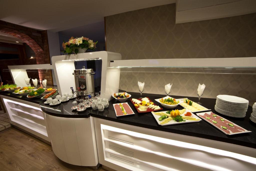 Walk In Hotel Izmir Bagian luar foto