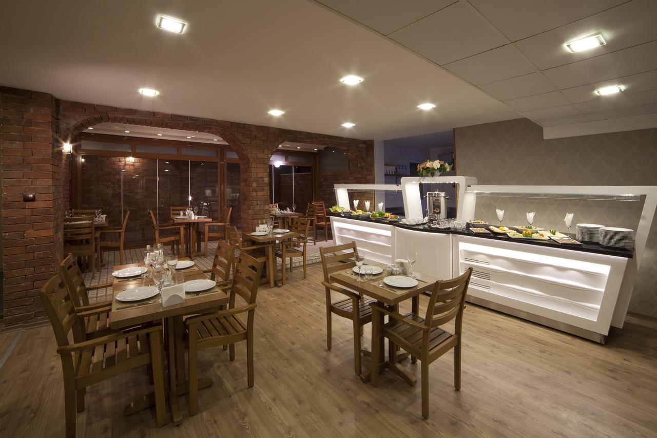Walk In Hotel Izmir Bagian luar foto
