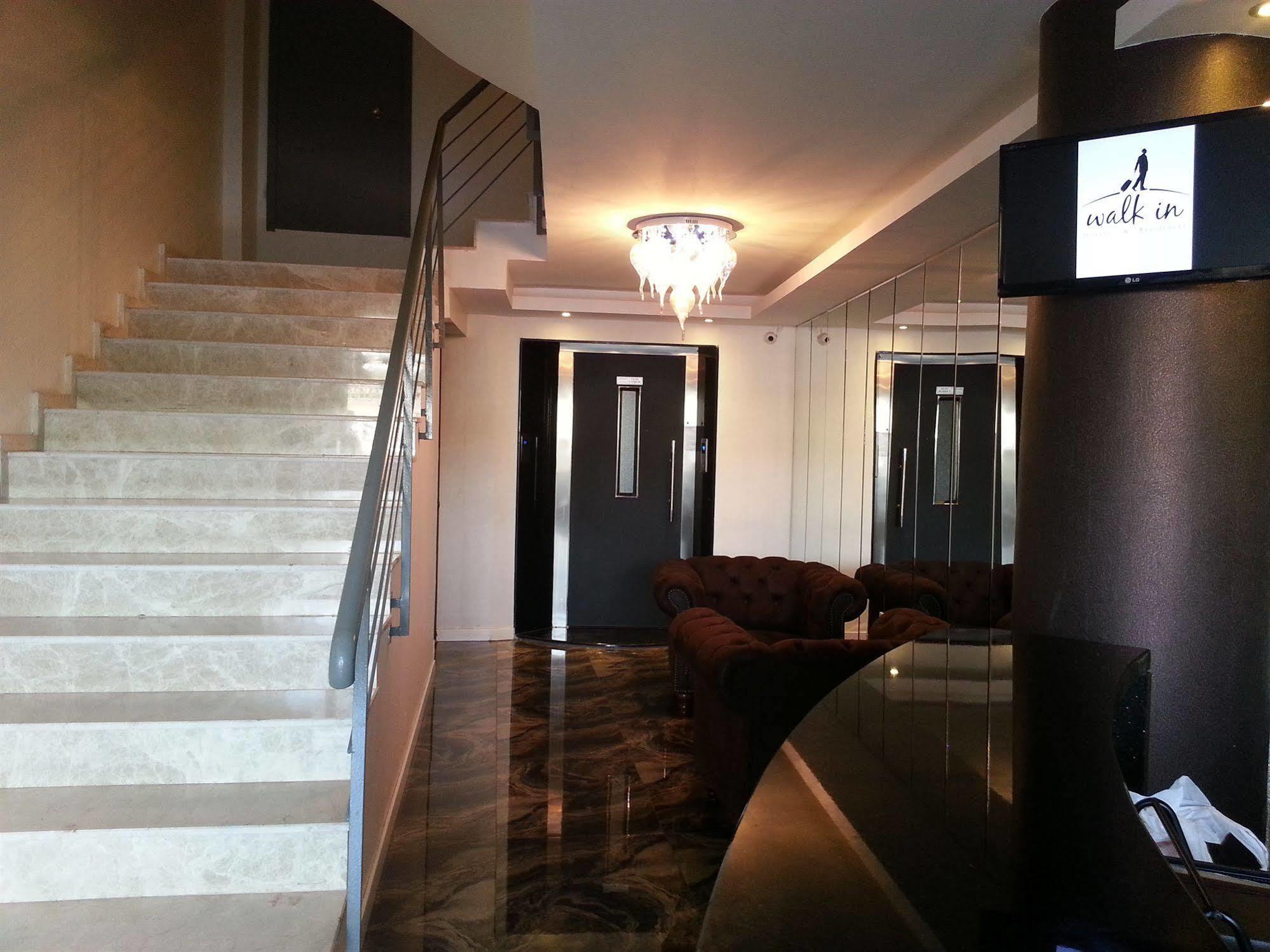 Walk In Hotel Izmir Bagian luar foto