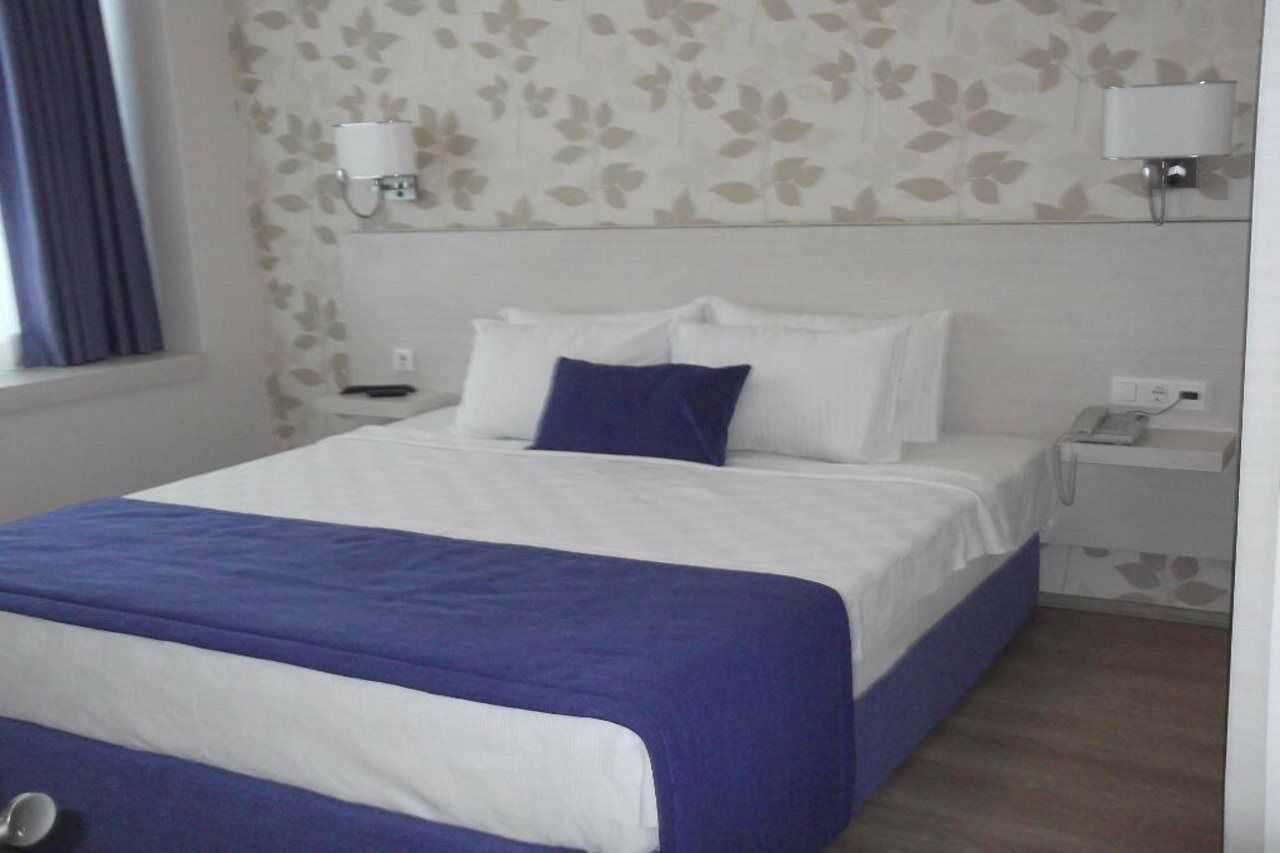Walk In Hotel Izmir Bagian luar foto