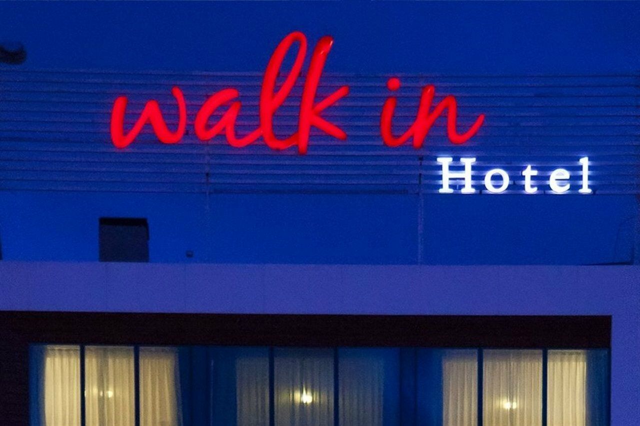 Walk In Hotel Izmir Bagian luar foto